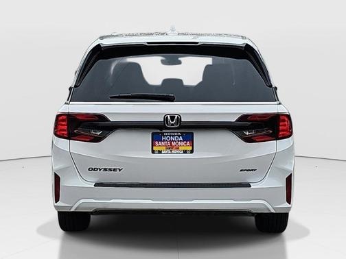 Platinum White Pearl 2026 Honda Odyssey Sport-L