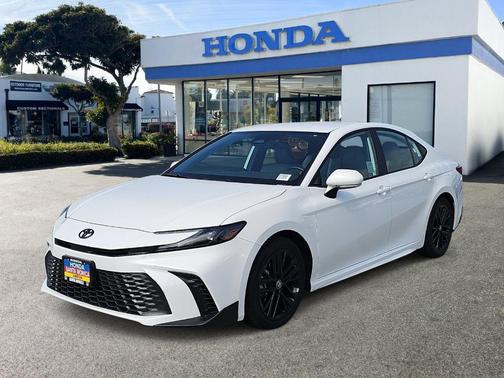 Ice 2025 Toyota Camry SE