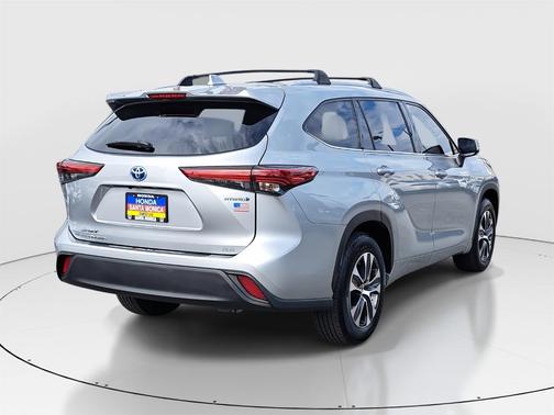 2021 Toyota Highlander Hybrid XLE