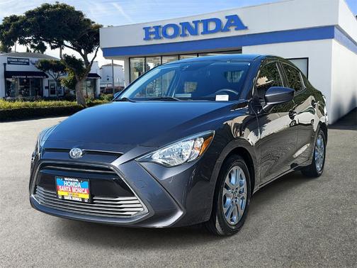 2017 Toyota Yaris iA Base