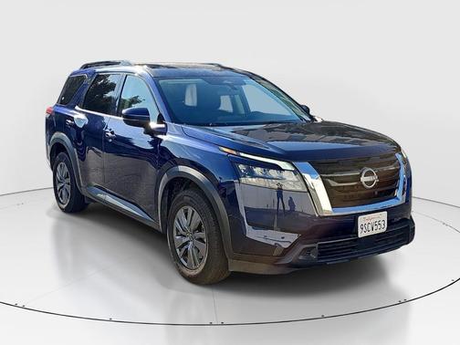 Deep Ocean Blue 2025 Nissan Pathfinder SV
