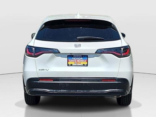 White 2023 Honda HR-V LX