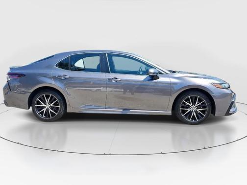 Predawn Gray Mica 2022 Toyota Camry SE