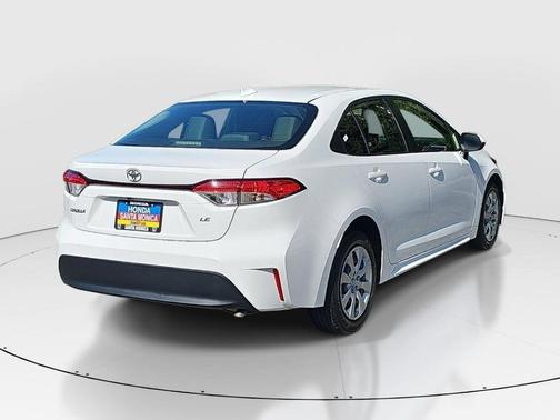 Ice 2023 Toyota Corolla LE