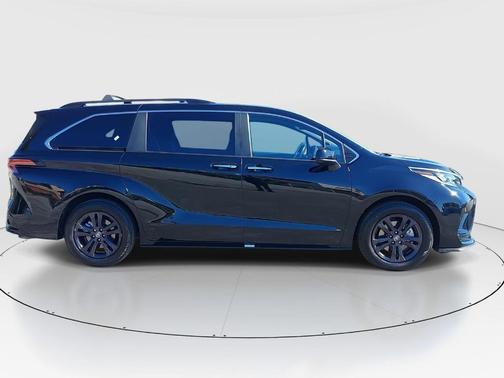 2024 Toyota Sienna XSE 7 Passenger