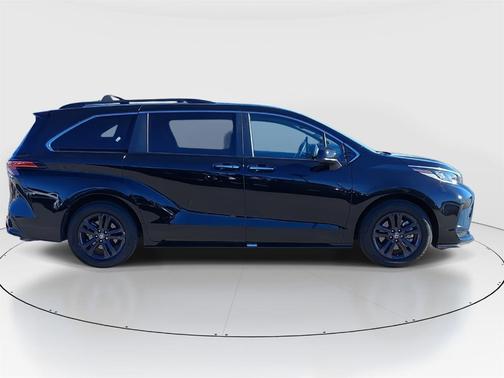 2024 Toyota Sienna XSE 7 Passenger