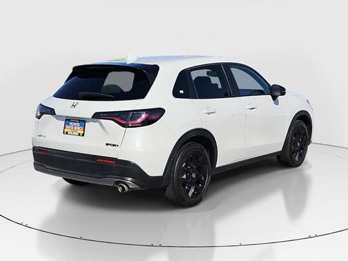White 2023 Honda HR-V Sport