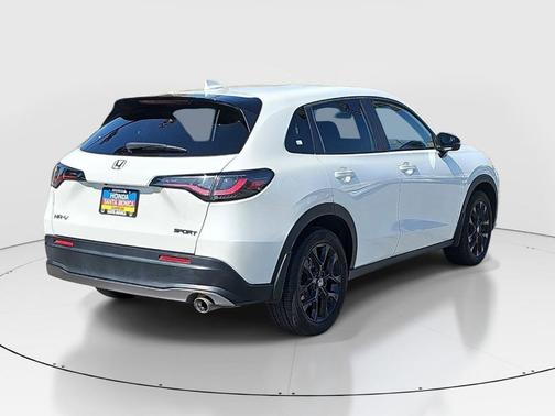 White 2023 Honda HR-V Sport