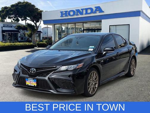 Midnight Black Metallic 2024 Toyota Camry SE Nightshade