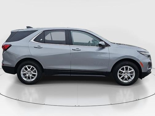 Sterling Gray Metallic 2024 Chevrolet Equinox LT