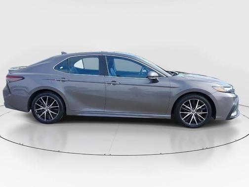 Predawn Gray Mica 2023 Toyota Camry SE