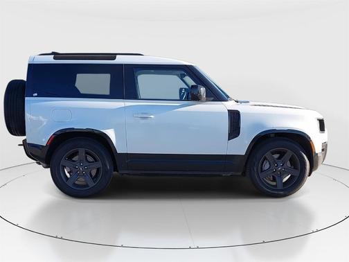 2024 Land Rover Defender P400 X-Dynamic SE