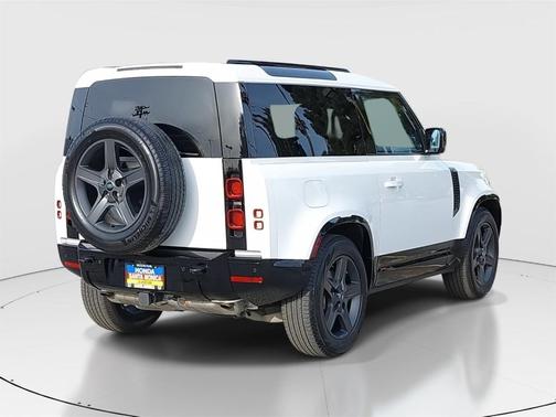 2024 Land Rover Defender P400 X-Dynamic SE