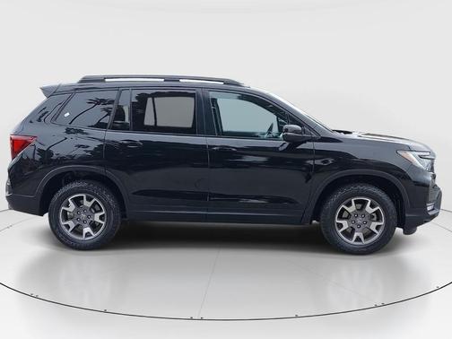 Crystal Black Pearl 2023 Honda Passport TrailSport