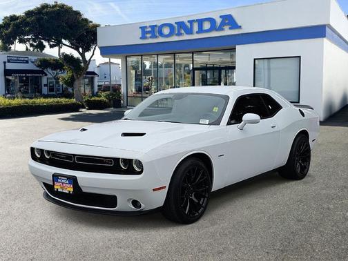 White Knuckle Clearcoat 2017 Dodge Challenger R/T