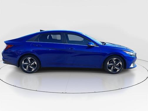 2022 Hyundai ELANTRA Limited