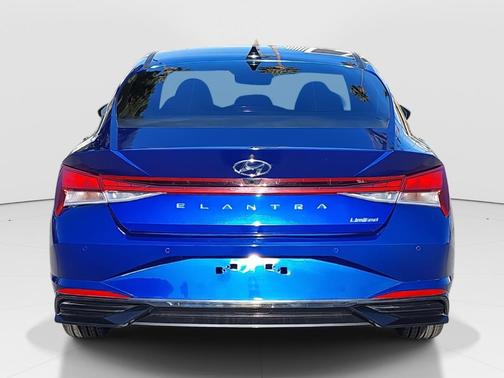 2022 Hyundai ELANTRA Limited