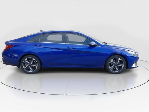 2022 Hyundai ELANTRA Limited