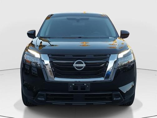 2024 Nissan Pathfinder S