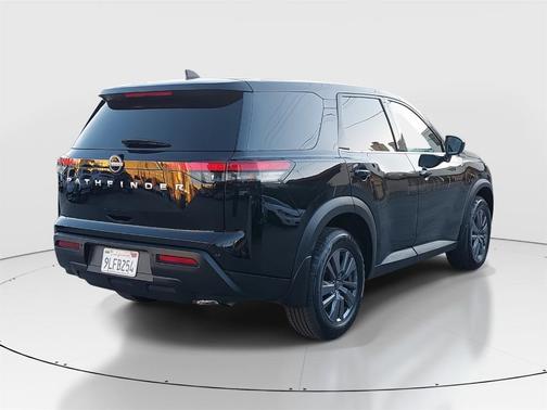 2024 Nissan Pathfinder S