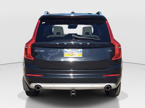 2018 Volvo XC90 T5 Momentum