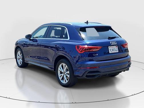 Navarra Blue Metallic 2023 Audi Q3 45 S line Premium