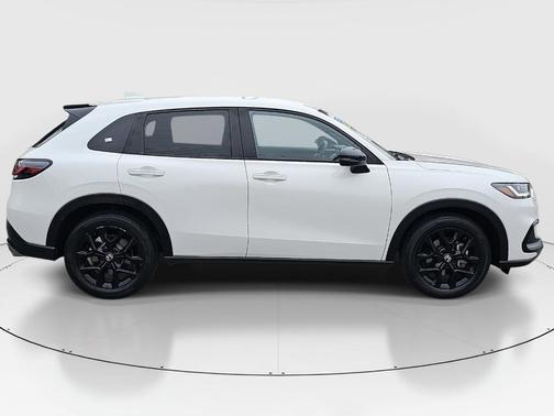 Platinum White Pearl 2024 Honda HR-V Sport