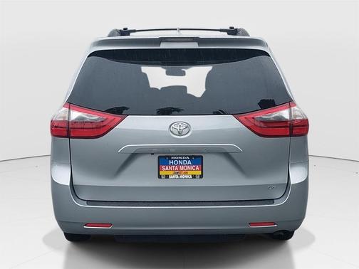 2020 Toyota Sienna LE