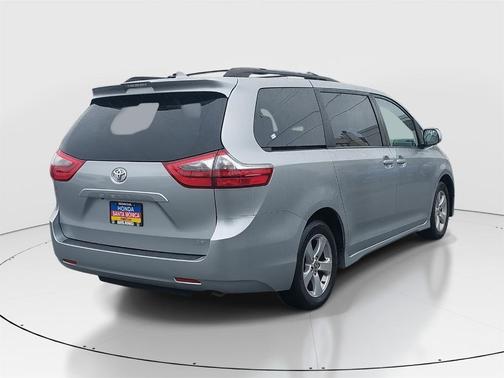 2020 Toyota Sienna LE