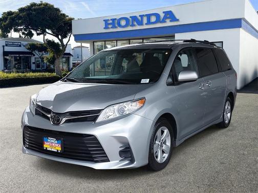 2020 Toyota Sienna LE