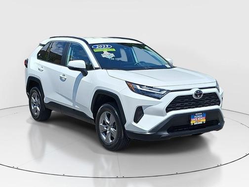 Ice 2023 Toyota RAV4 XLE