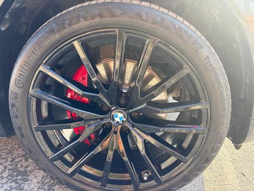 2023 BMW X6 xDrive40i