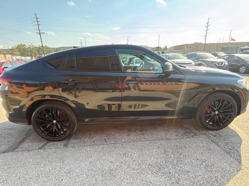 2023 BMW X6 xDrive40i