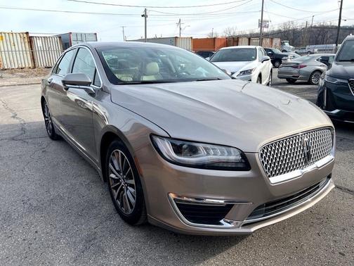 Photo 3 of 14 of 2018 Lincoln MKZ Hybrid Select