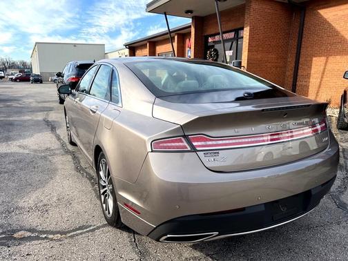 Photo 5 of 14 of 2018 Lincoln MKZ Hybrid Select
