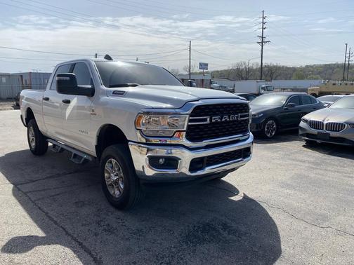 2023 RAM 2500 Big Horn Crew Cab 4x4 6'4' Box