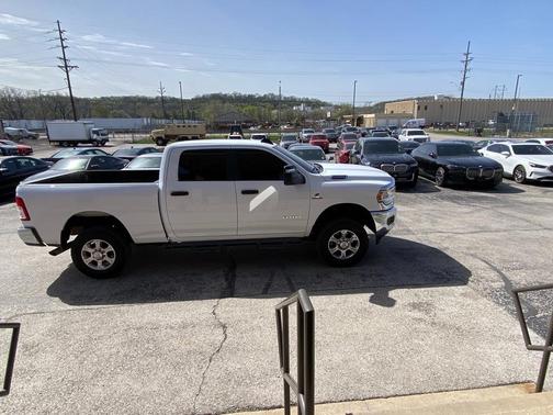 2023 RAM 2500 Big Horn Crew Cab 4x4 6'4' Box