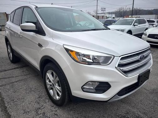 WHITE 2017 Ford Escape SE