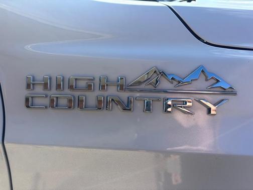 2021 Chevrolet Suburban 2WD High Country