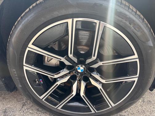 2024 BMW 750e i xDrive