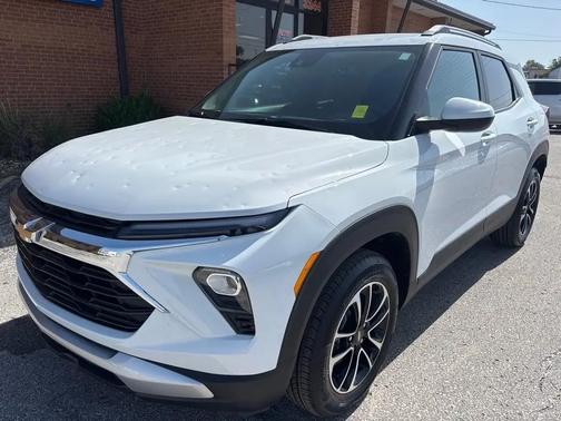 Summit White 2026 Chevrolet Trailblazer LT