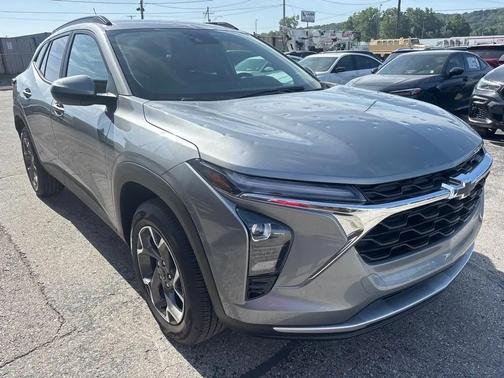 Sterling Gray Metallic 2026 Chevrolet Trax LT