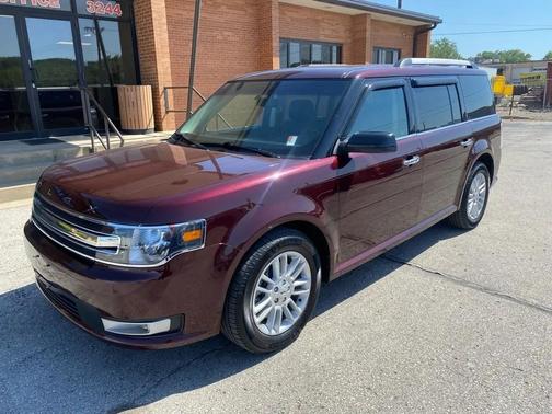 RED 2018 Ford Flex SEL