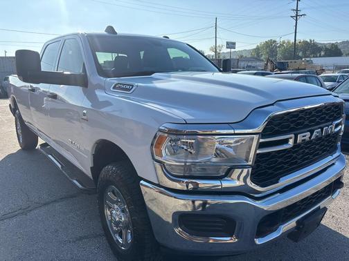 2021 RAM 2500 Tradesman Crew Cab 4x4 8' Box