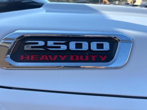 2021 RAM 2500 Tradesman Crew Cab 4x4 8' Box
