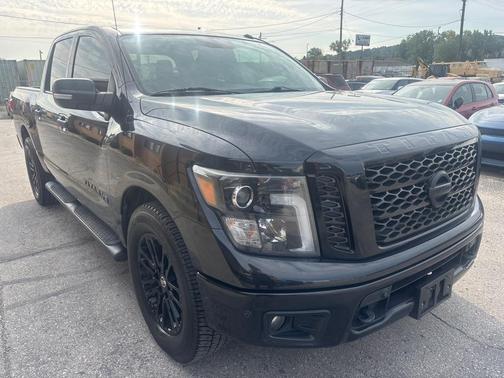 2019 Nissan Titan SV