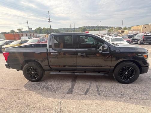 2019 Nissan Titan SV