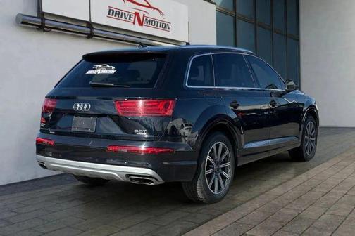 Ink Blue Metallic 2017 Audi Q7 3.0T Prestige