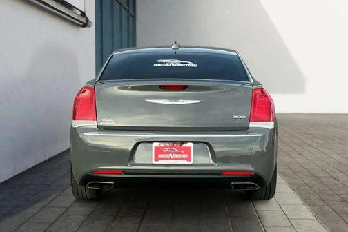 2019 Chrysler 300 Touring