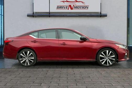 2022 Nissan Altima 2.5 SR
